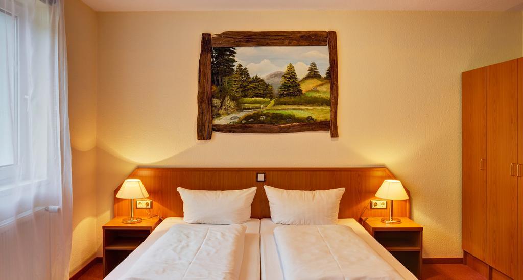 Hotel Harzlodge กอสลาร์ ภายนอก รูปภาพ
